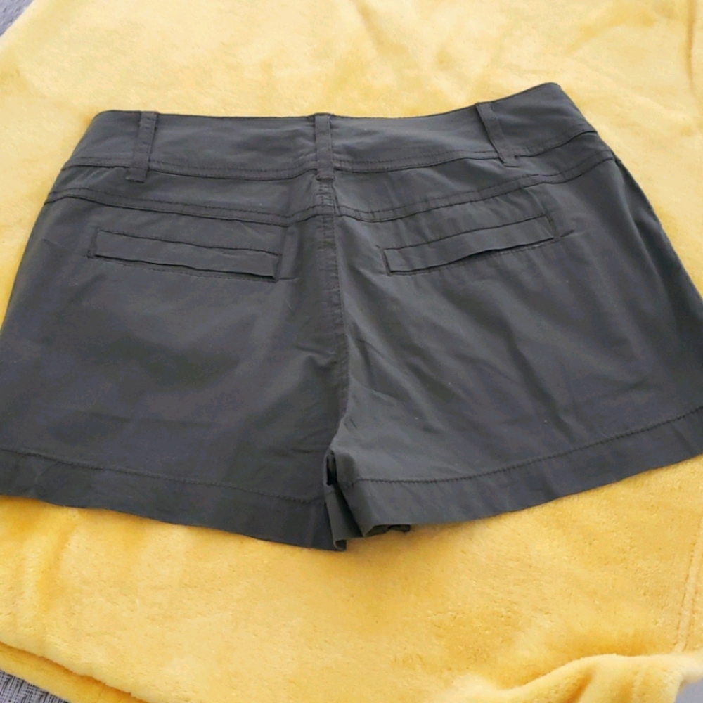 Short - Picture 4 of 4